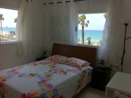 Уютные 1, 5 комнаты на море Бат-Ям