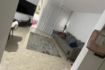 4-комнатная квартира в центре Герцлии в новом доме с парковкой