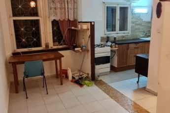 В Хайфе на Средем Адаре сдаётся 2, 5комн. квартира, 2ой этаж