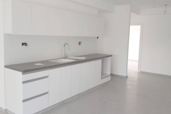 Квартира- продам 3. 5 комнаты