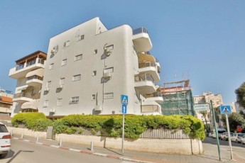 Квартира- продам 4 комнат