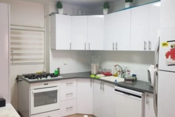 Квартира- продам 3 комнаты