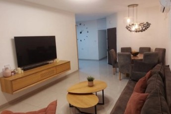 Квартира- продам 4 комнаты